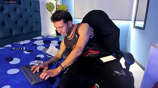 Snapshot of Thonixxx_mr chatting on 2, 3, 2026 Thonixxx mr online show from 2, 3, 2026