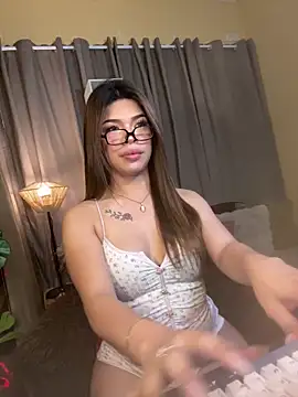 Nyxie luxx online show from 15, 4, 2026