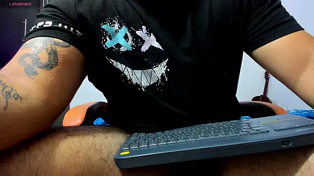 Snapshot of thiago__cp01 chatting on 26, 6, 2026 thiago cp01 online show from 26, 6, 2026