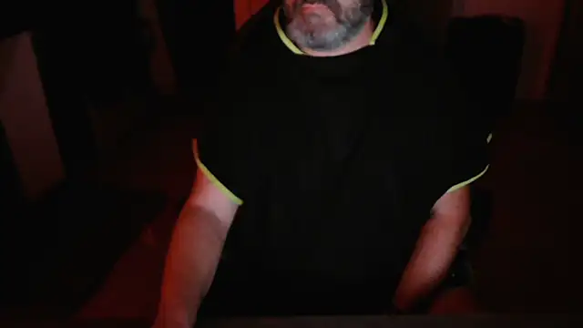 Snapshot of Hairyfred73 chatting on 13, 10, 2025 Hairyfred73 online show from 13, 10, 2025