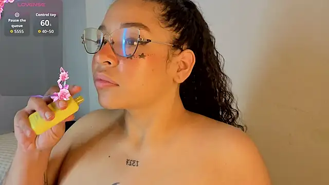 Snapshot of CloeBunny_ chatting on 8, 2, 2026 CloeBunny online show from 8, 2, 2026