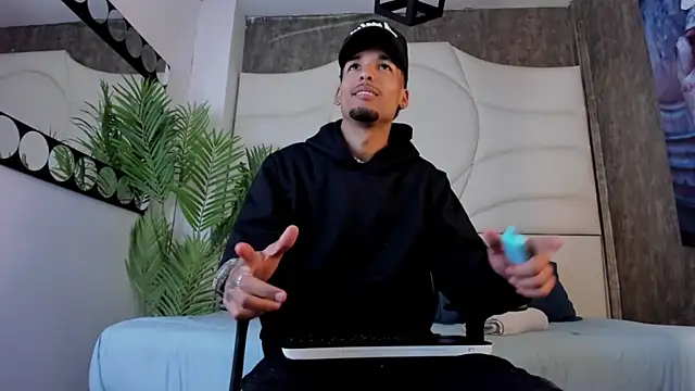 Thiagoferreti online show from 27, 10, 2025