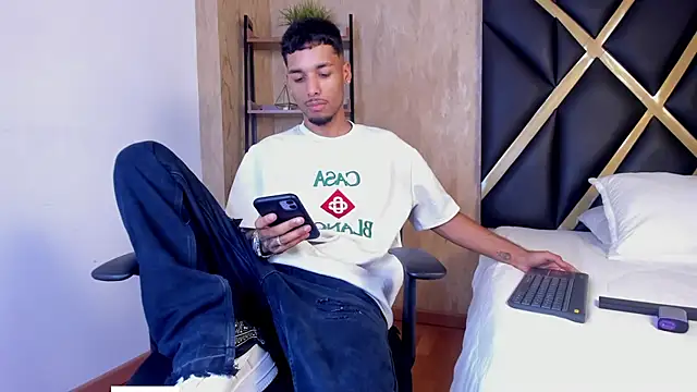 Thiagoferreti online show from 20, 2, 2026