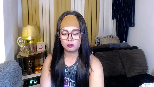 Snapshot of YourSweet-mich chatting on 18, 5, 2026 YourSweet-mich online show from 18, 5, 2026