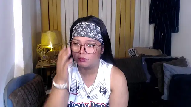 Snapshot of YourSweet-mich chatting on 24, 5, 2026 YourSweet-mich online show from 24, 5, 2026