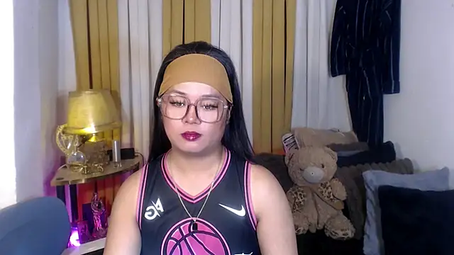 Snapshot of YourSweet-mich chatting on 25, 5, 2026 YourSweet-mich online show from 25, 5, 2026