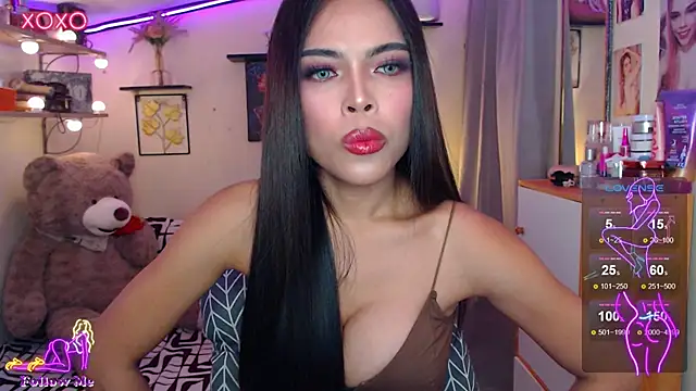 Snapshot of izabella_moore chatting on 18, 5, 2026 izabella moore online show from 18, 5, 2026
