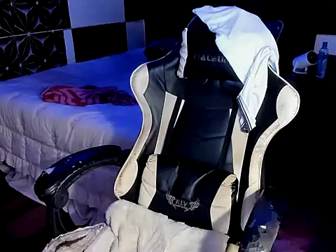 AsianHotBODYY online show from 9, 9, 2025