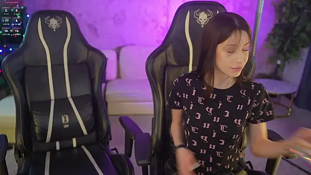 Selena Glow online show from 21, 12, 2025