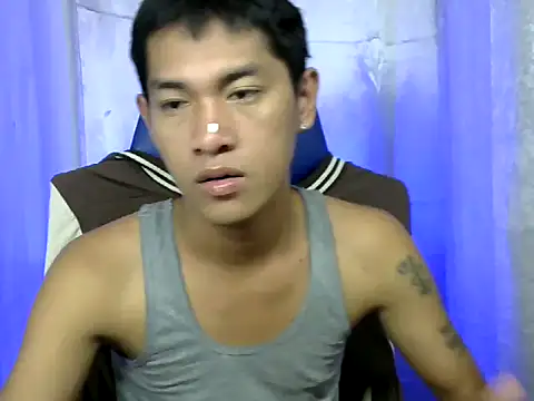 Snapshot of riks_tyler chatting on 13, 10, 2025 riks tyler online show from 13, 10, 2025