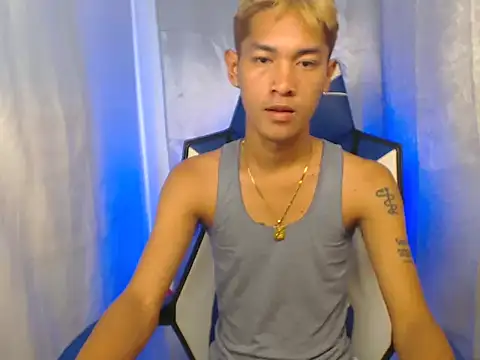 Snapshot of riks_tyler chatting on 7, 11, 2025 riks tyler online show from 7, 11, 2025