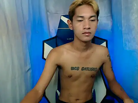 Snapshot of riks_tyler chatting on 25, 11, 2025 riks tyler online show from 25, 11, 2025