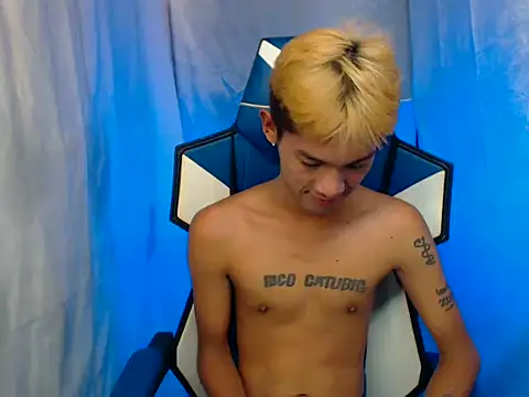 Snapshot of riks_tyler chatting on 28, 11, 2025 riks tyler online show from 28, 11, 2025