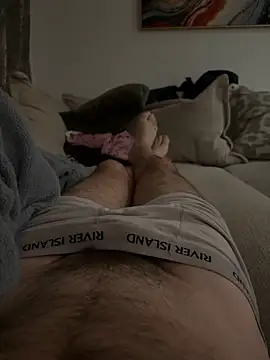 Snapshot of leroy9501 chatting on 5, 10, 2025 leroy9501 online show from 5, 10, 2025