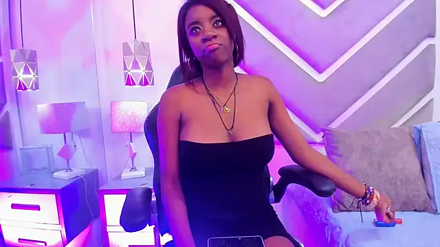 Snapshot of SabrinaBrownn chatting on 13, 10, 2025 SabrinaBrownn online show from 13, 10, 2025