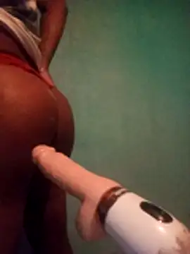 Snapshot of b_ele chatting on 14, 11, 2025 b ele online show from 14, 11, 2025