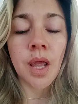 Snapshot of cameron_06 chatting on 29, 11, 2025 cameron 06 online show from 29, 11, 2025