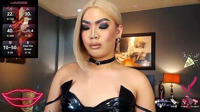 Snapshot of FridaHumphrey chatting on 15, 9, 2025 FridaHumphrey online show from 15, 9, 2025