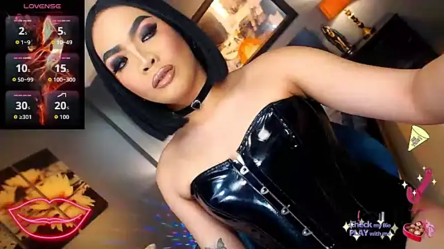 Snapshot of FridaHumphrey chatting on 25, 9, 2025 FridaHumphrey online show from 25, 9, 2025