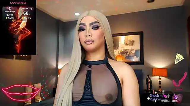 Snapshot of FridaHumphrey chatting on 30, 10, 2025 FridaHumphrey online show from 30, 10, 2025