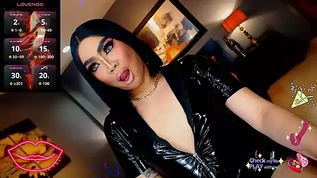 Snapshot of FridaHumphrey chatting on 9, 11, 2025 FridaHumphrey online show from 9, 11, 2025