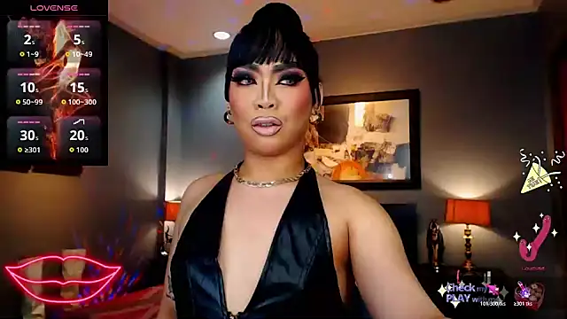 Snapshot of FridaHumphrey chatting on 12, 11, 2025 FridaHumphrey online show from 12, 11, 2025