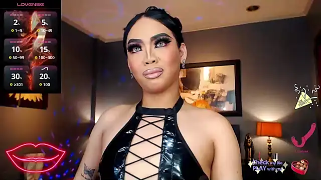 Snapshot of FridaHumphrey chatting on 25, 11, 2025 FridaHumphrey online show from 25, 11, 2025