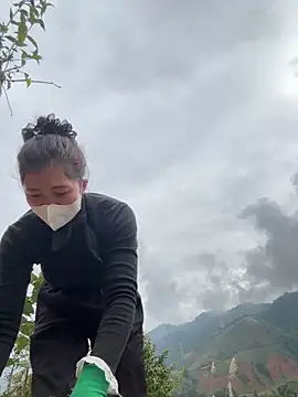 ThiHa003 online show from 14, 12, 2025