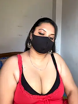 Snapshot of Momita-1 chatting on 3, 11, 2025 Momita-1 online show from 3, 11, 2025