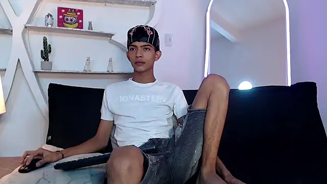 PRETTY SEX1 online show from 21, 10, 2025