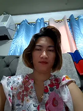Snapshot of lustlushlady6 chatting on 26, 10, 2025 lustlushlady6 online show from 26, 10, 2025