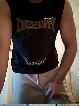 Snapshot of Llovlyboyyyy12 chatting on 2, 12, 2025 Llovlyboyyyy12 online show from 2, 12, 2025