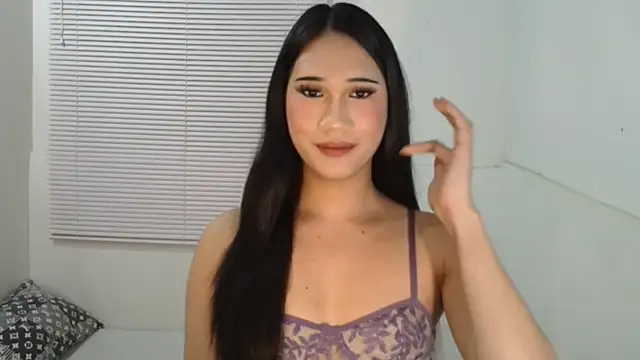 Snapshot of Leighs_Celine chatting on 4, 2, 2026 Leighs Celine online show from 4, 2, 2026