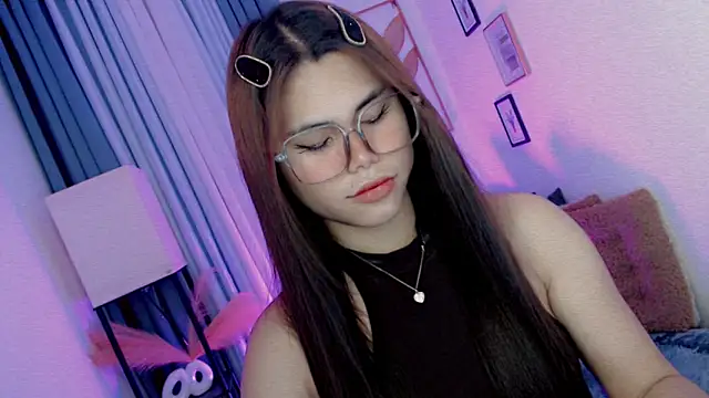 Snapshot of PrettyBlythes_TS chatting on 23, 4, 2026 PrettyBlythes TS online show from 23, 4, 2026