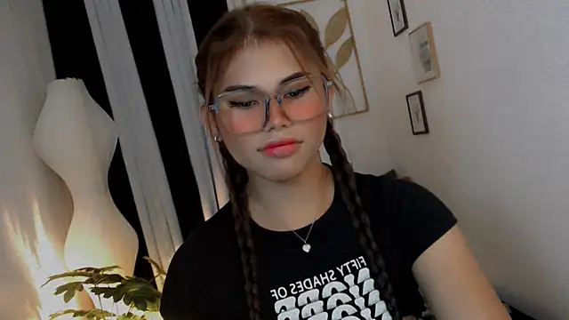 PrettyBlythes TS online show from 23, 6, 2026