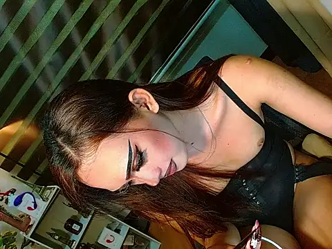 Queen yasii 88 online show from 15, 4, 2026