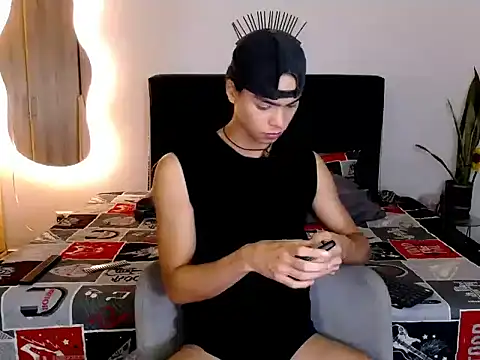 Snapshot of NoahDevil18 chatting on 11, 10, 2025 NoahDevil18 online show from 11, 10, 2025