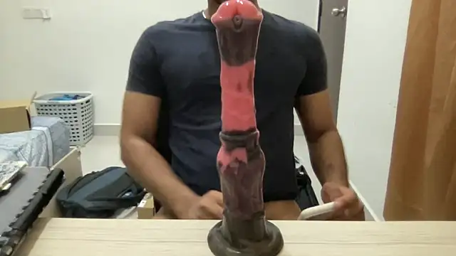 Hotmaskedboi online show from 10, 2, 2026