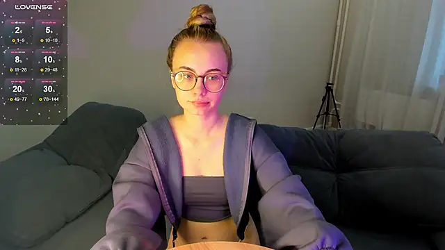 Snapshot of MewStella chatting on 2, 10, 2025 MewStella online show from 2, 10, 2025