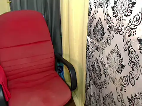 Snapshot of lovelyallena07 chatting on 4, 3, 2026 lovelyallena07 online show from 4, 3, 2026