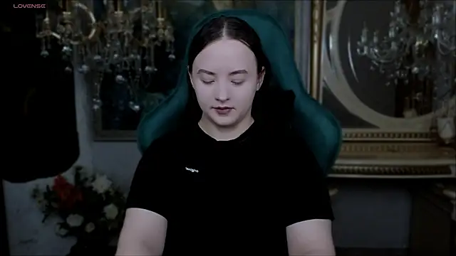 LaraBenson  online show from 27, 11, 2025