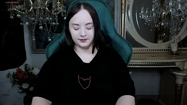 LaraBenson  online show from 29, 11, 2025