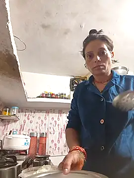 Snapshot of ISHANI-SINGH chatting on 28, 11, 2025 ISHANI-SINGH online show from 28, 11, 2025