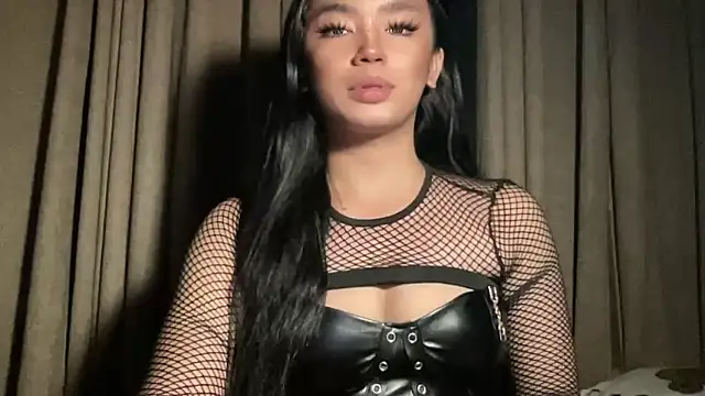 Claudia Johnson online show from 8, 9, 2025