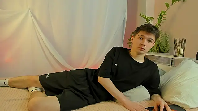 Snapshot of SherlockMax chatting on 8, 2, 2026 SherlockMax online show from 8, 2, 2026