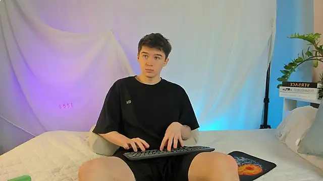 Snapshot of SherlockMax chatting on 25, 2, 2026 SherlockMax online show from 25, 2, 2026