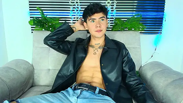 Snapshot of CamiiGuzmanX chatting on 3, 2, 2026 CamiiGuzmanX online show from 3, 2, 2026