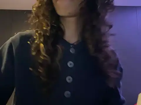 Snapshot of camille_delrey chatting on 12, 10, 2025 camille delrey online show from 12, 10, 2025