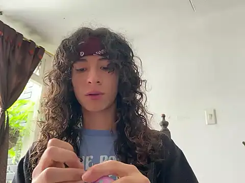 Snapshot of camille_delrey chatting on 16, 10, 2025 camille delrey online show from 16, 10, 2025