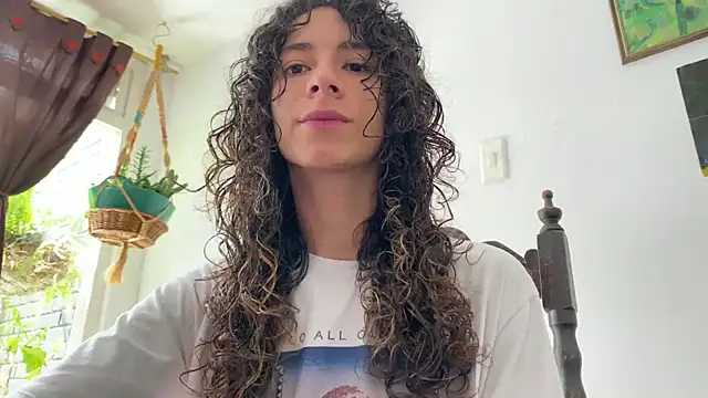 Snapshot of camille_delrey chatting on 18, 12, 2025 camille delrey online show from 18, 12, 2025